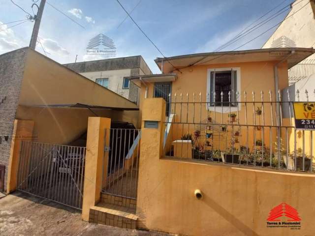 Casa terrea a venda na Vila Prudente com 214m2 de terreno, 2 dormitorios, 2 vagas.