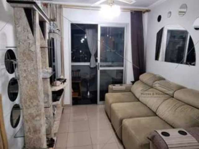 Apartamento a venda de 62m² na Mooca, 3 dormitórios, 1 banheiro, lavanderia, área de serviço, varanda, mobiliado, cozinha planejada, 1 vaga de garagem