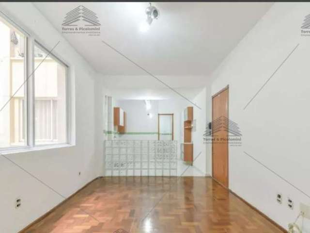 Apartamento à venda no Centro Próximo ao Metrô República, com 35 Metros, 1 quarto, 1 sala, 1 banheiro, cozinha Americana planejada. Portaria 24 horas