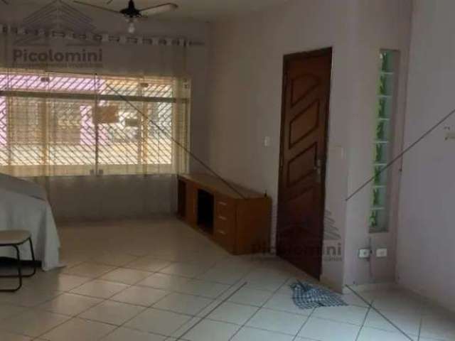 Casa Térrea a venda de 230 m² no Água Rasa, 2 dormitórios, 1 suíte, 2 banheiros, lavanderia, área de serviço, jardim nos fundos, 2 vagas de garagem