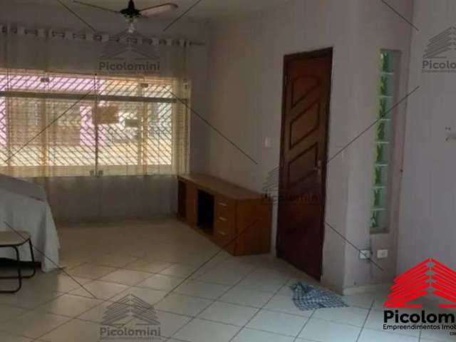 Casa Térrea a venda de 230 m² no Água Rasa, 2 dormitórios, 1 suíte, 2 banheiros, lavanderia, área de serviço, jardim nos fundos, 2 vagas de garagem