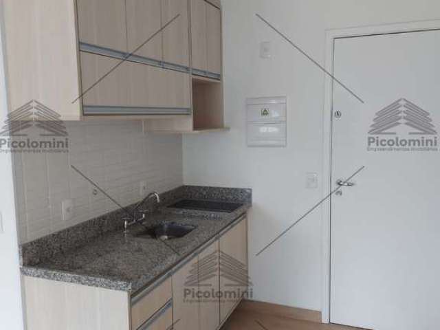 Apartamento Centro próximo ao Metrô com 1 quarto, sala com varanda, 1 banheiro, 1 vaga. piscina, academia, espaço gourmet, lavanderia e mais