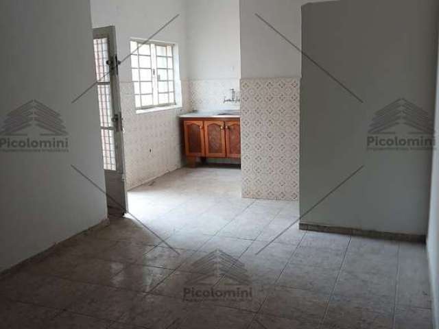 Aluguel de Casa na Vila Gomes Cardim, 2 Quartos, 1 Sala, 1 Banheiro, 100m² de Área