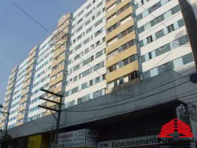 Apartamento Pinheiros Próximo ao Metrô, 80 metros, 3 quartos, 1 suíte com Hidro, 2 banheiros, cozinha planejada, 1 vaga, salão de festas e academia