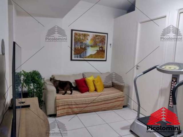 Apartamento a venda de 37 m² na Liberdade, 2 dormitórios, 1 banheiro, lavanderia, área de serviço, sala, cozinha