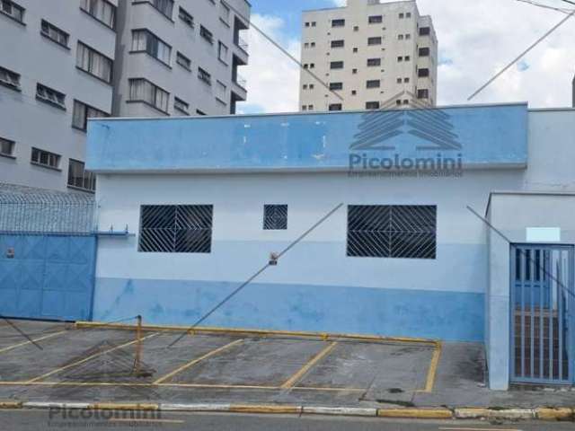 Galpão com 810m2 próximo a Avenida Tancredo Neves