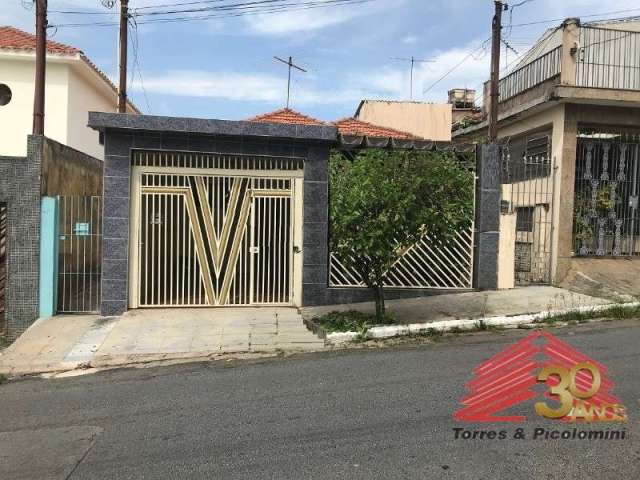 Casa térrea Vila Prudente , 2 dormitórios,  sala ,cozinha,banheiro , com uma casa nos fundos,  quarto ,cozinha e banheiro 2 vagas de garagem e quintal