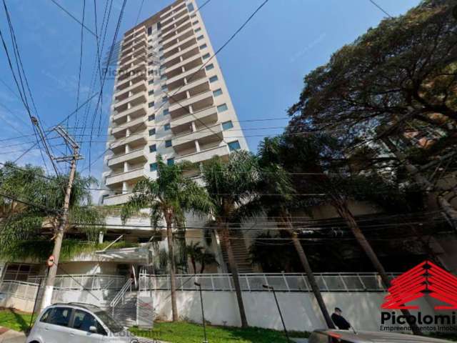 Linda Sala Comercial com varanda a venda no Ipiranga, Rua Bom Pastor, 32,45 m2, 1 vaga, a 400 metros do metro Sacomã. Mobiliada. Porteira fechada.