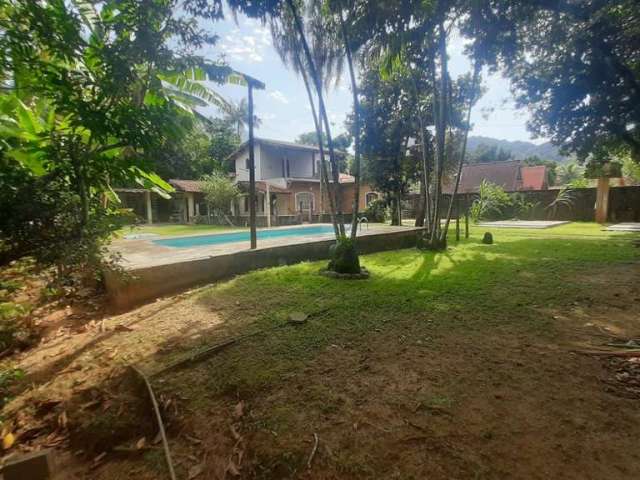 Casa com 3 dormitórios à venda, 327 m² por R$ 1.000.000,00 - Massaguaçu - Caraguatatuba/SP