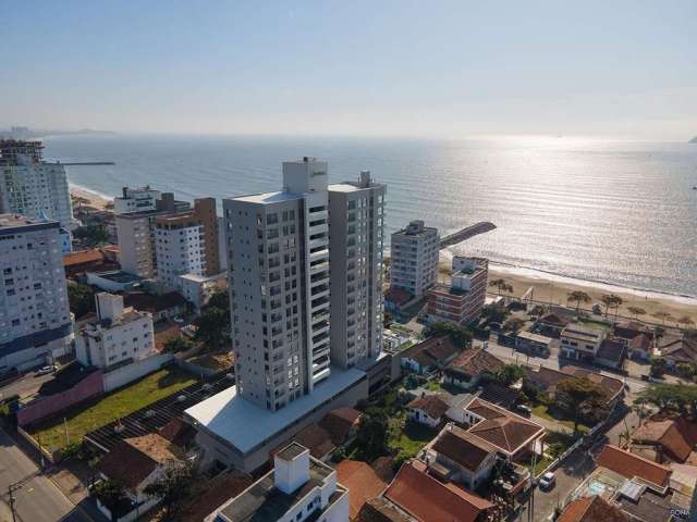 Apartamento com 3 dormitórios sendo 1 suíte a 80 metros do mar no centro de balneário piçarras-sc