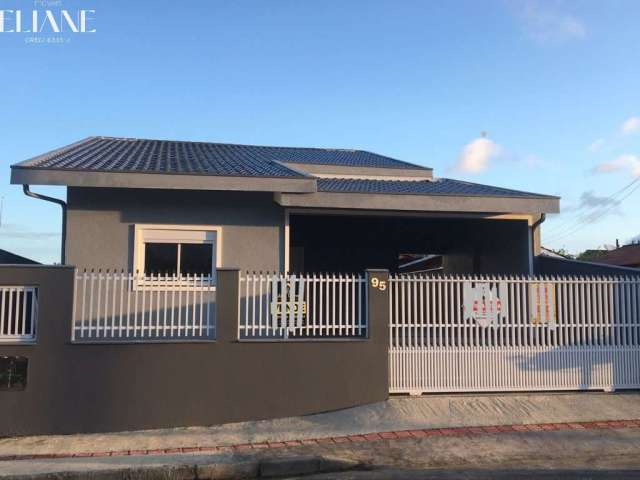 Linda casa alto padrão com 5 dormitórios sendo 1 suíte em itajuba, barra velha-sc