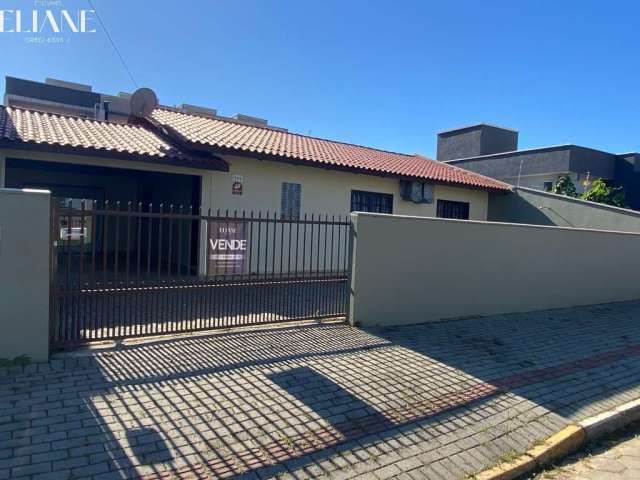 Casa de alvenaria com 4 dormitórios, terreno c/ 252m² em ótima localização em balneário piçarras-sc