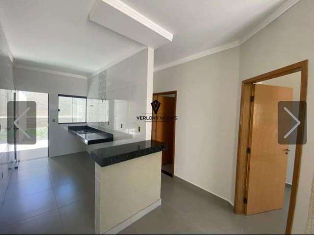 Excelente casa com 2/4, suíte, 2 vagas de garagem!!!!