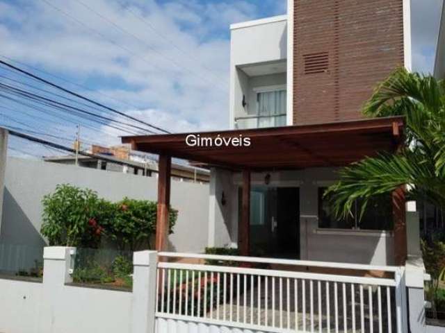 Casa em condomínio fechado com 3 quartos à venda na Rua Milena Ramone Alencar Ramos, Ipitanga, Lauro de Freitas, 110 m2 por R$ 570.000