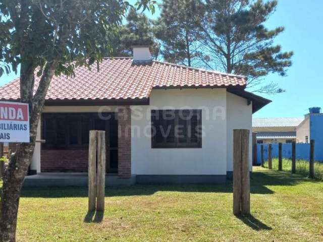 Casa com 3 quartos à venda na Rua Cruz Alta, 528, Balneário  Atlântico, Arroio do Sal por R$ 430.000