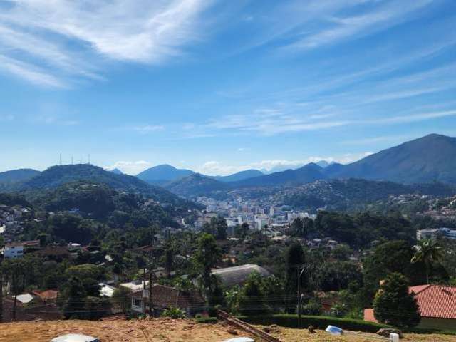 Alugue uma Casa Incrível no Bairro da Iucas, Teresópolis!