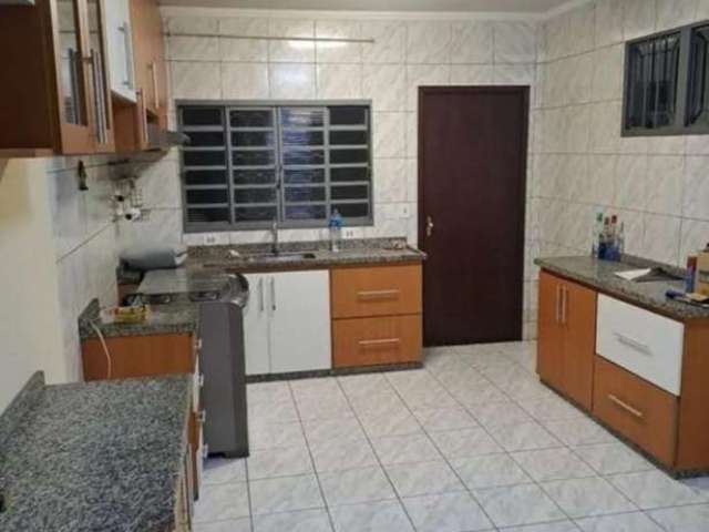 Imóvel à venda em Jundiaí-SP: Casa com 2 quartos, 3 salas, 2 banheiros, 2 vagas de garagem e 145m² no Jardim do Lírio.