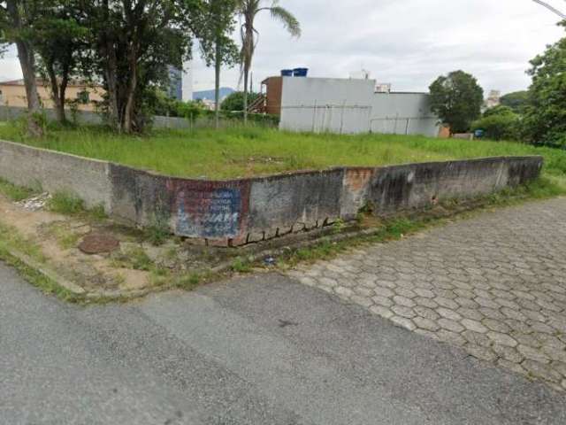 Terreno de Esquina    -  Florianópolis