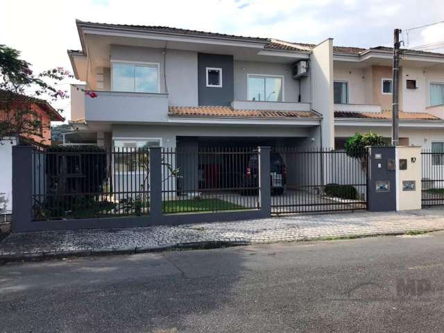 Casa para Venda em Joinville, Saguaçú, 3 dormitórios, 1 suíte, 2 banheiros, 2 vagas