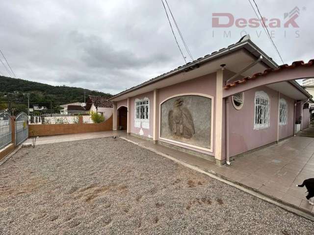 Casa no Bairro Alto Aririu  -  Palhoça