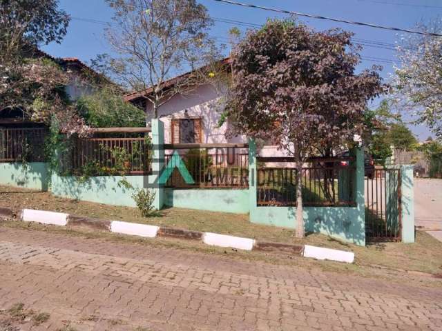 Casa térrea em condomínio fechado entre Atiabaia e Piracaia