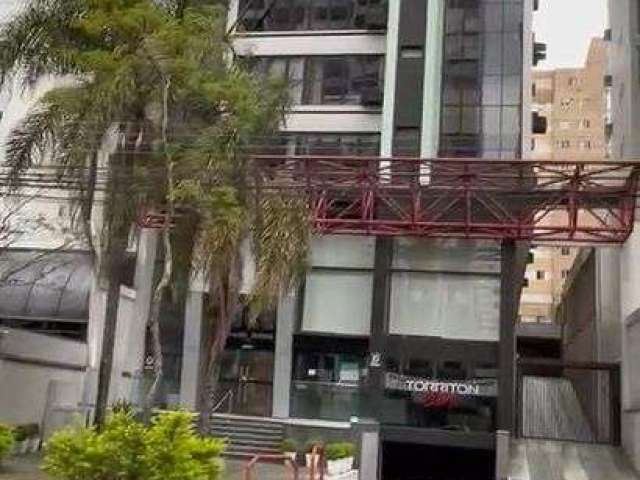 Ampla Sala Comercial no Coração do Batel com 340m²