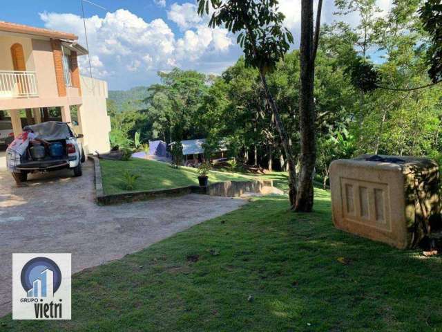 casa são 2 suítes,sala de janta,sala de esta,cozinha,mais área de lazer de 150m área total mais ou menos 350m Parte de baixo da casa  2 suítes salão d