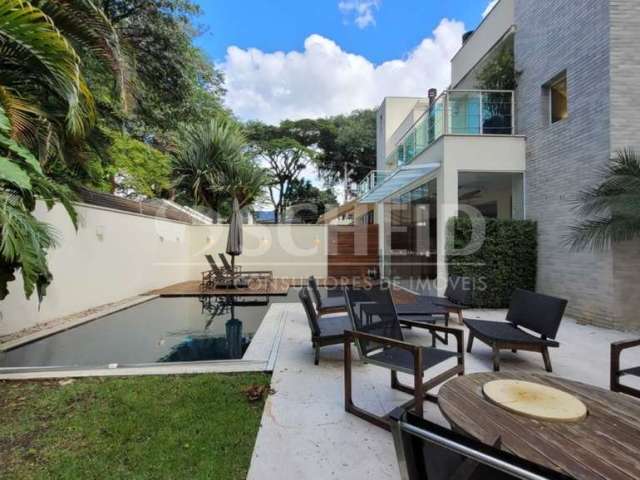 Casa à Venda em Condomínio Fechado - Alto da Boa Vista - 400m2 , 4 quartos, 3 vagas, 3 suítes