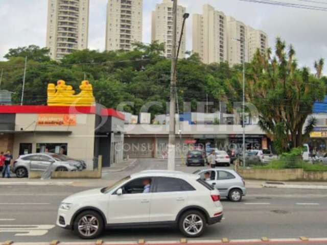 Prédio comercial em terreno de 2683m2 em ótima localização no Jaguaré