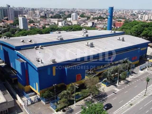 Prédio comercial de 24345m2 com renda em ótima localização em Mirandópolis