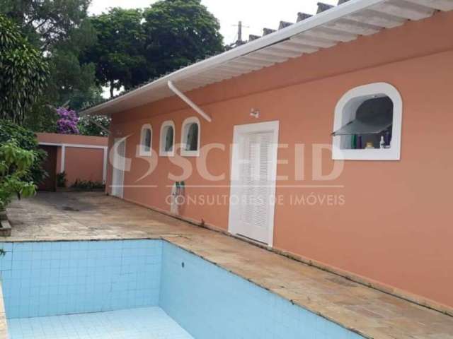 Casa Exclusiva no Bolsão de Interlagos com Piscina e Infraestrutura Completa