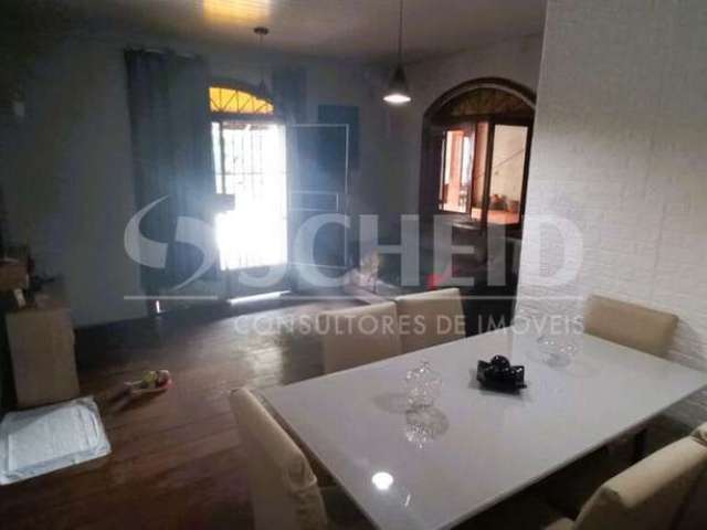 Casa 146m² na Vila Castelo, 4 dormitórios,1 suíte, 2 salas, cozinha, 3 banheiros e sacada