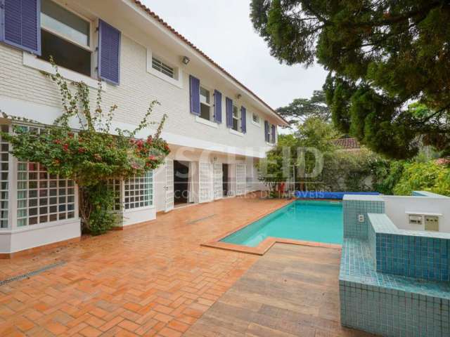 Casa Alto Padrão Reformada Rua Sem Saída com 4 Suites, Piscina e Espaço Gourmet no Alto Boa Vista