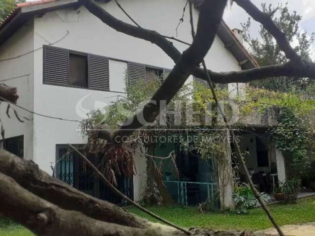 Casa a venda no jardim Leonor com 4 quartos sendo 2 suites.