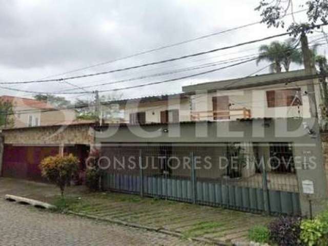 Sobrado 4 suítes 3 vagas de garagem no Alto da Boa Vista com 400 m² de terreno.