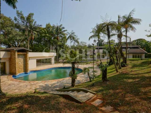 Casa em condomínio privilegiado da Chácara Flora