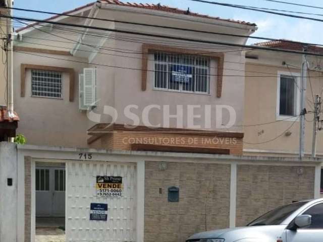 Casa com 4 dormitórios 01 suíte  06 vagas de Garage a 400 metros de metrô Ana Rosa