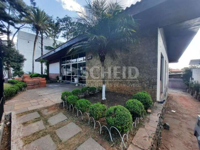 Excelente casa comercial em plena Avenida Interlagos em 1.500m² de terreno