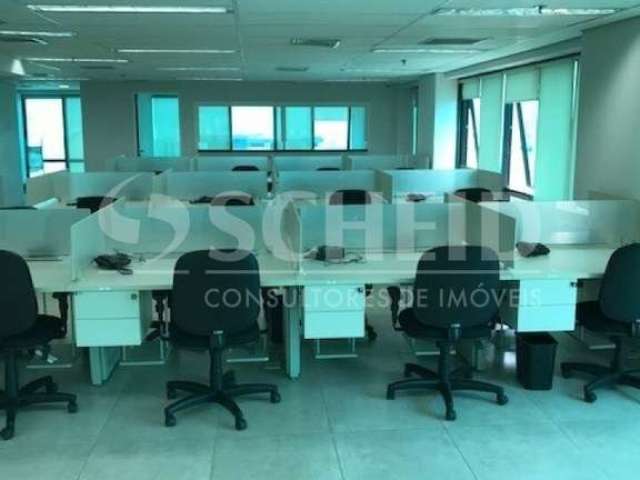 Conjunto comercial de 172m²  com 5 salas e 4 vagas para alugar em Moema - SP