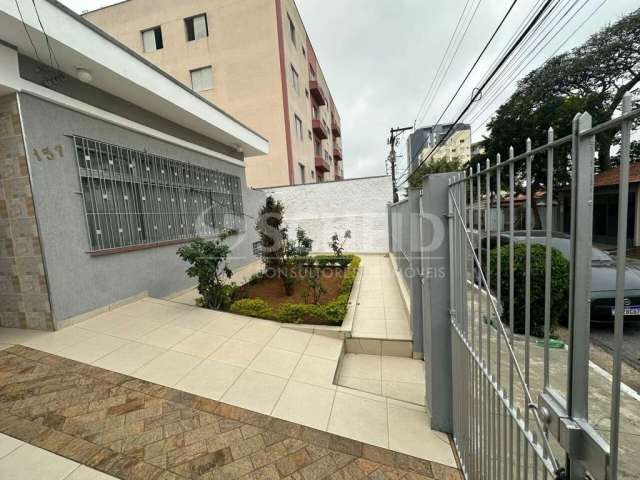 Casa térrea com terreno de 500m² com  02 Dormitórios e cozinha  grandes, quintal e edicula