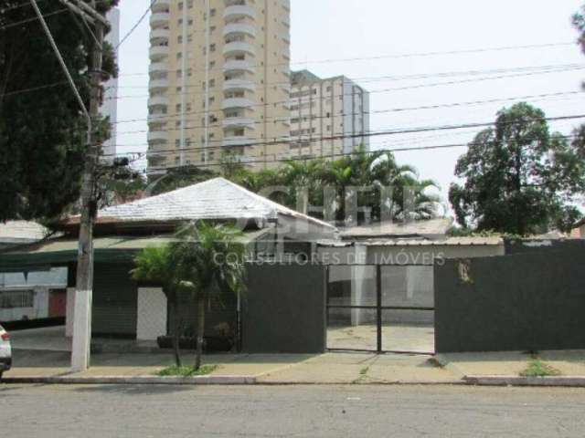 Imóvel comercial de esquina, ideal para Bar/Restaurante no Campo Belo - Área total 338 m²