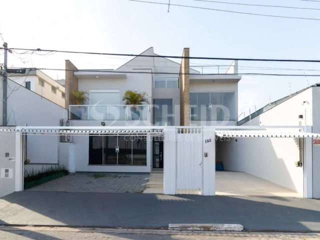 Casa á Venda na Saúde com 342m², 4 quartos sendo 4 suítes, 5 vagas.