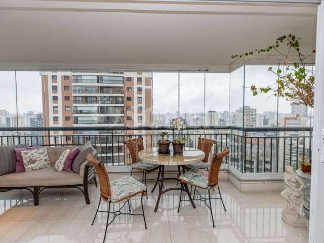 Apartamento  para venda com 3 quartos, 216m²,  4 vagas