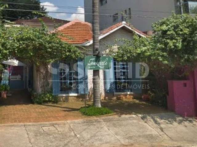 Casa de 225m² , com amplo salão e jardim na Chácara Santo Antônio