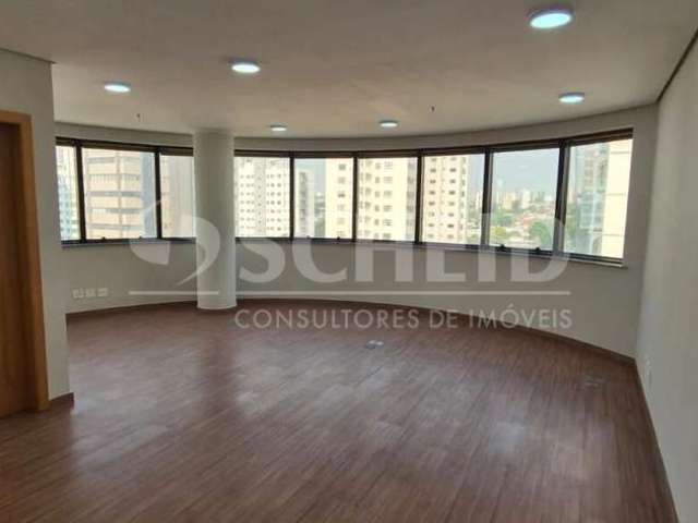 Conjunto Comercial com 201m², 5 salas amplas, banheiros, refeirório, 1 vaga.