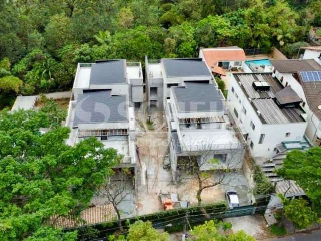 Casa em condominio á venda no Bairro Jardim Cordeiro - SP