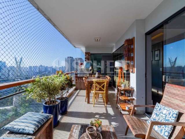 Apartamento á Venda no Morumbi com 261,50m², 4 quartos sendo 2 suítes, 4 vagas.