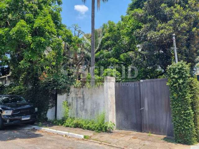 Oportunidade Imperdível ? Terreno com Casa Antiga na Rua Fechada na Vila de Santo Amaro