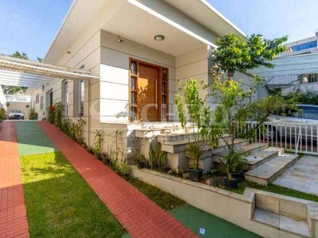 Casa á Venda na Saúde com 265m², 4 quartos sendo 4 suítes, 4 vagas.