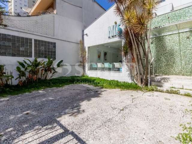 Casa á Venda no Ipiranga com 176m², 4 quartos sendo 1 suíte, 2 vagas.